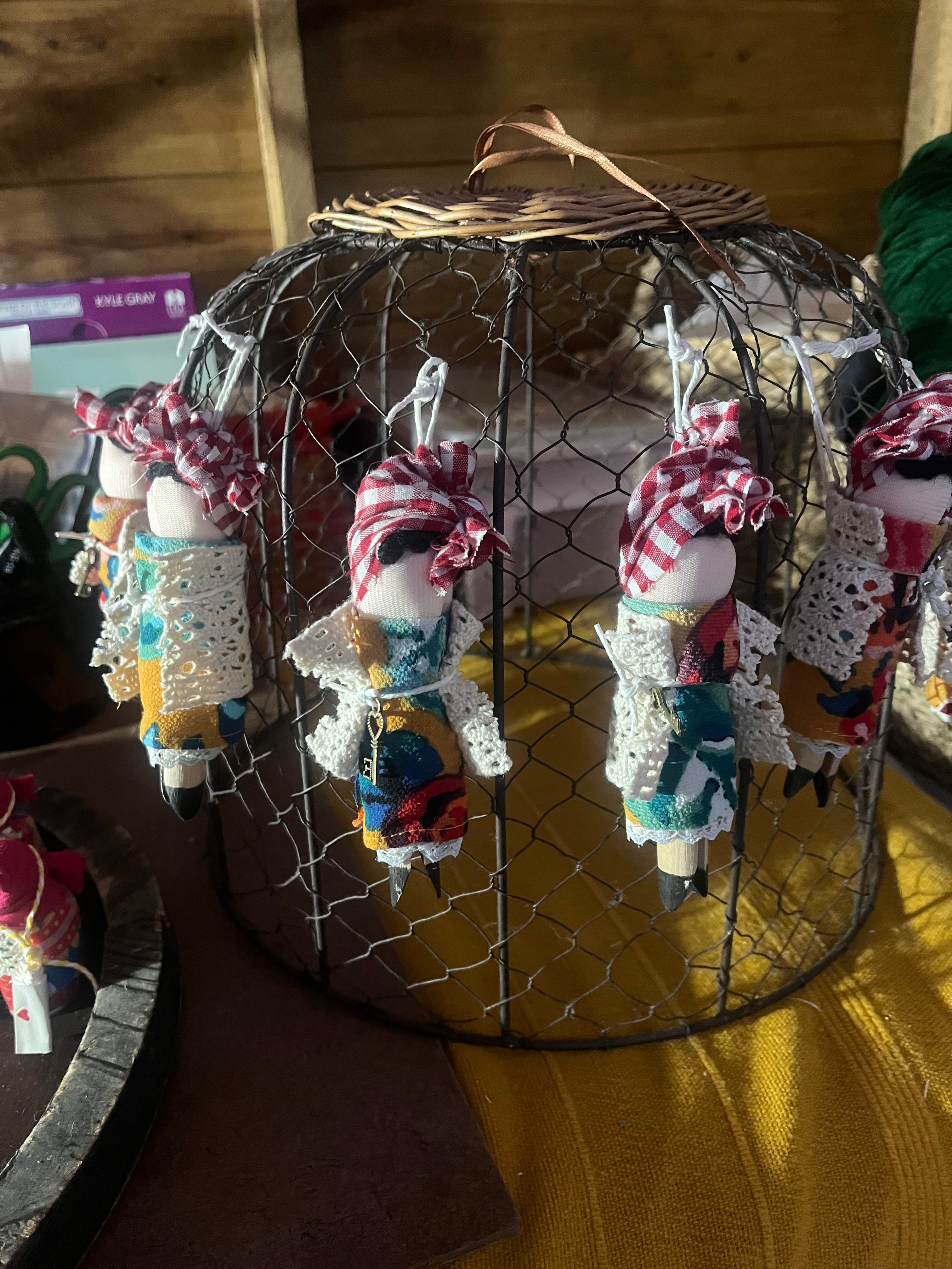 Holdind Doll (inspired by the worry Dolls)